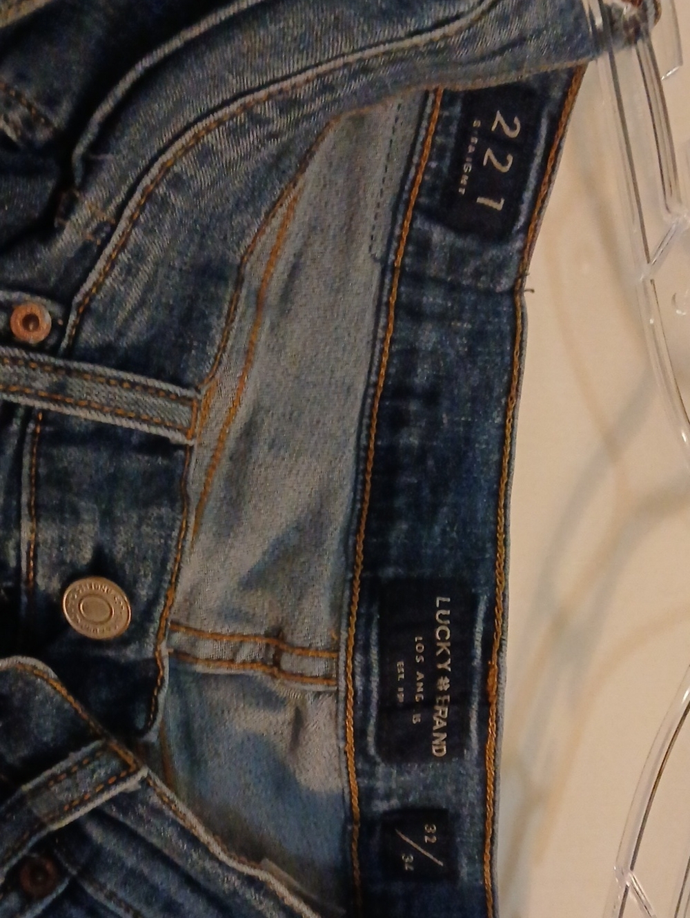 Lucky Brand Slim Men's Denim Jeans in Blue Wash -221 Straight